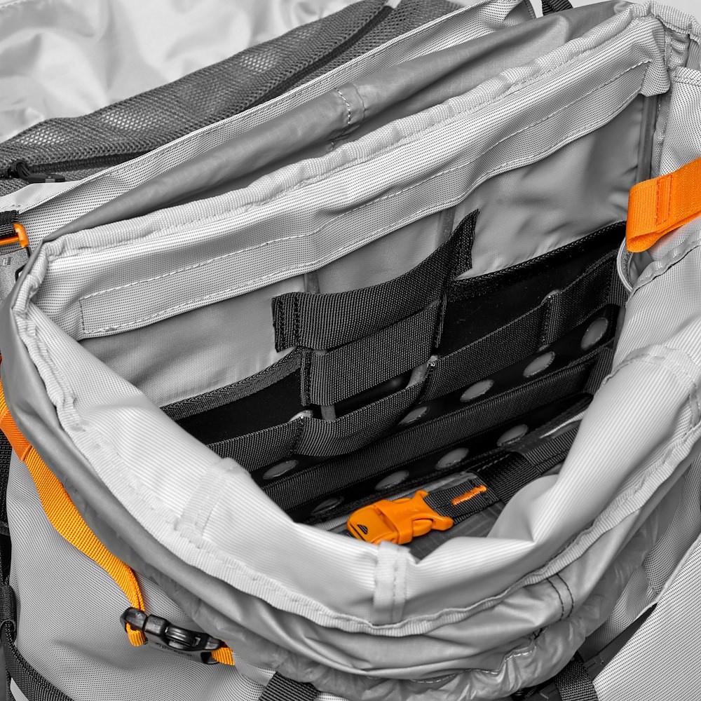 Lowepro PhotoSport PRO 70L AW III (M-L) grey